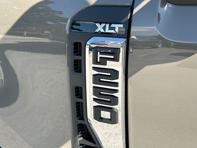 2026 Ford F-250SD XLT 4WD CREW CAB