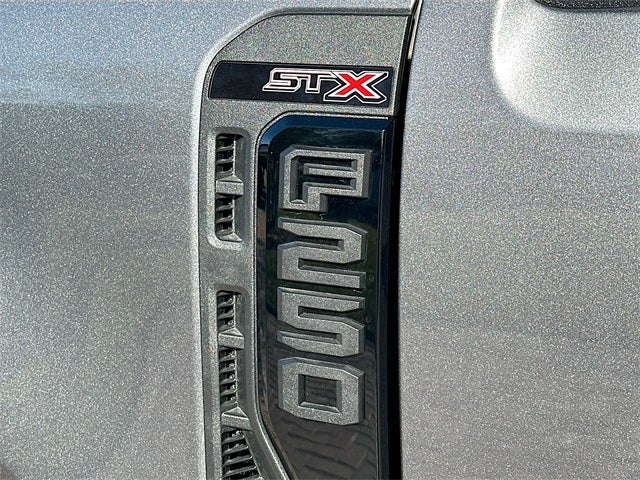 2026 Ford F-250SD STX 4WD CREW CAB / LEVELING KIT & TIRES