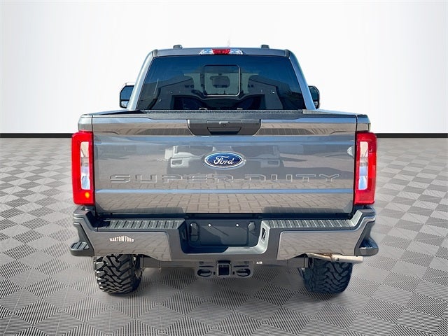 2026 Ford F-250SD STX 4WD CREW CAB / LEVELING KIT & TIRES