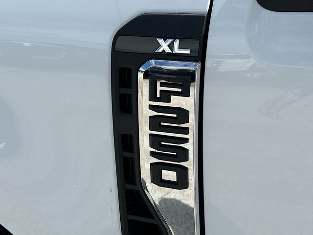 2026 Ford F-250SD XL 4WD CREW CAB