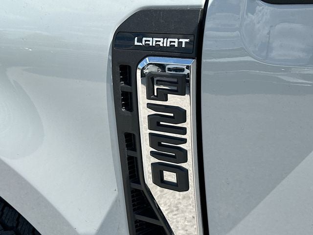 2026 Ford F-250SD Lariat 4WD CREW CAB