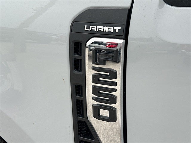 2026 Ford F-250SD Lariat 4WD CREW CAB