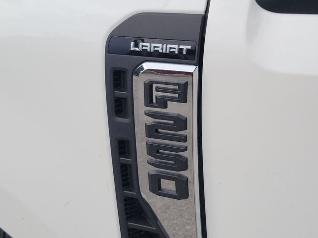 2026 Ford F-250SD Lariat 4WD CREW CAB