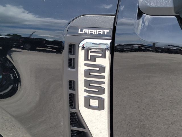 2026 Ford F-250SD Lariat 4WD CREW CAB