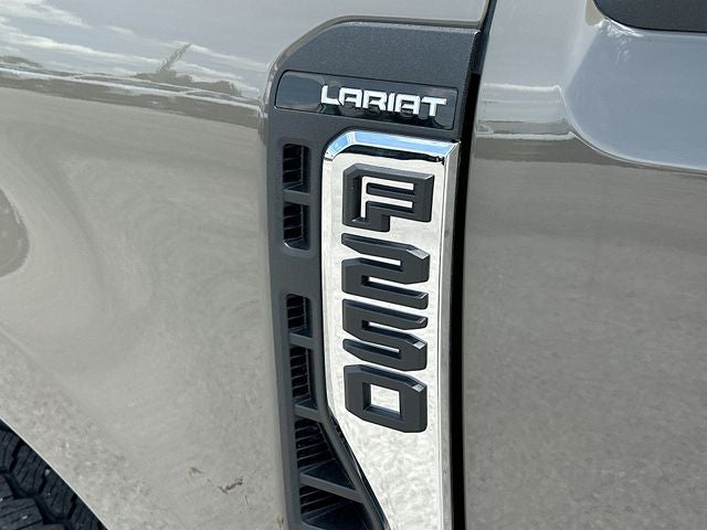 2026 Ford F-250SD Lariat 4WD CREW CAB