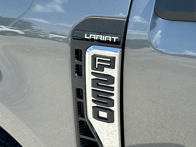2026 Ford F-250SD Lariat 4WD CREW CAB