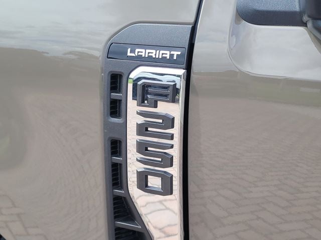 2026 Ford F-250SD Lariat 4WD CREW CAB