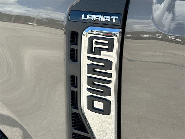 2026 Ford F-250SD Lariat 4WD CREW CAB