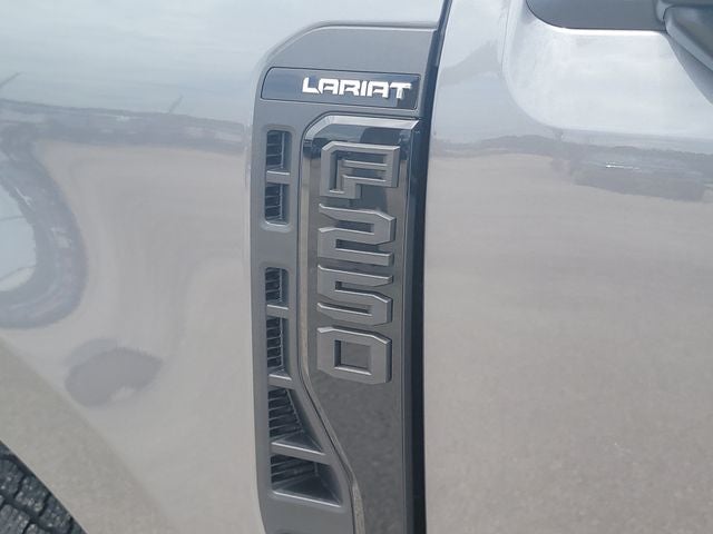 2026 Ford F-250SD Lariat 4WD CREW CAB