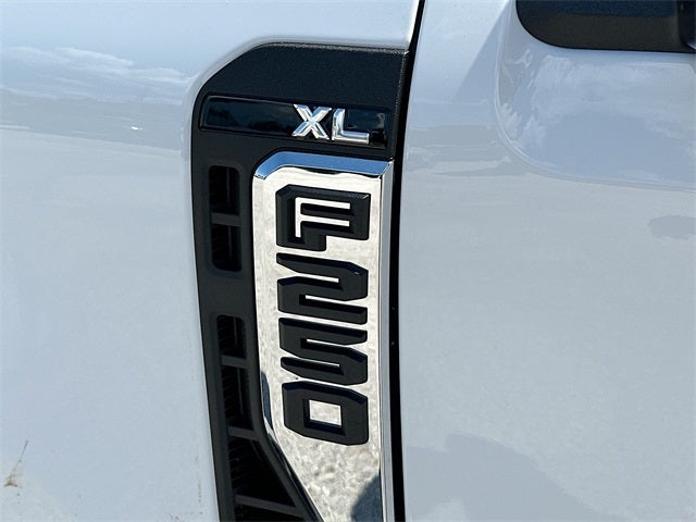 2026 Ford F-250SD XL 4WD CREW CAB