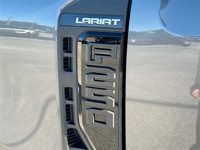 2026 Ford F-250SD Lariat 4WD CREW CAB