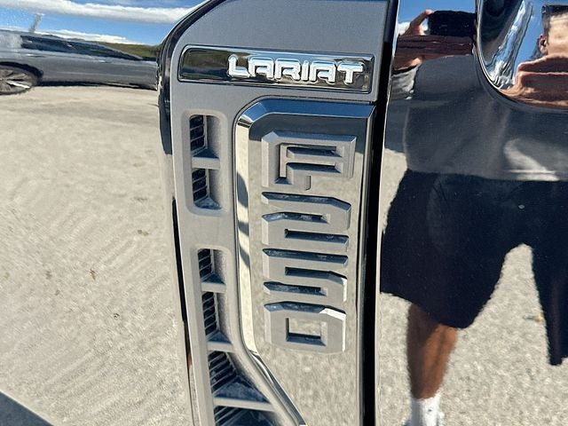 2026 Ford F-250SD Lariat 4WD CREW CAB