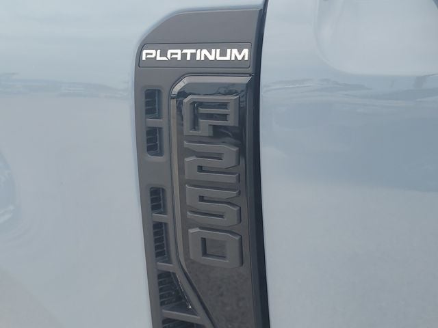2026 Ford F-250SD Platinum 4WD CREW CAB