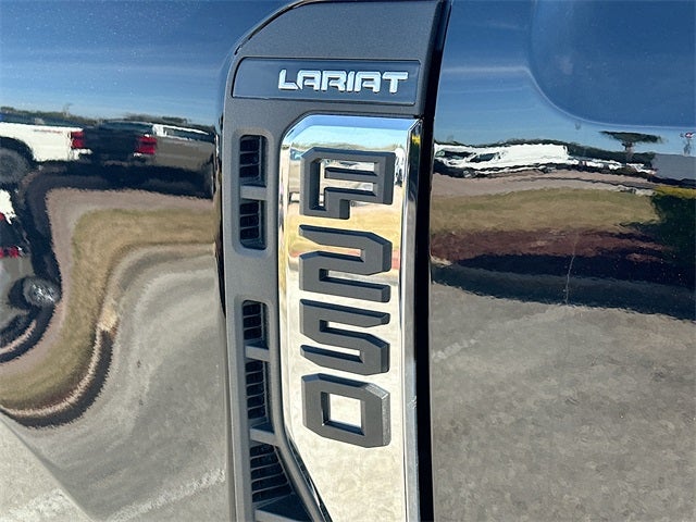 2026 Ford F-250SD Lariat 4WD CREW CAB LIFTED / WHEELS & TIRES