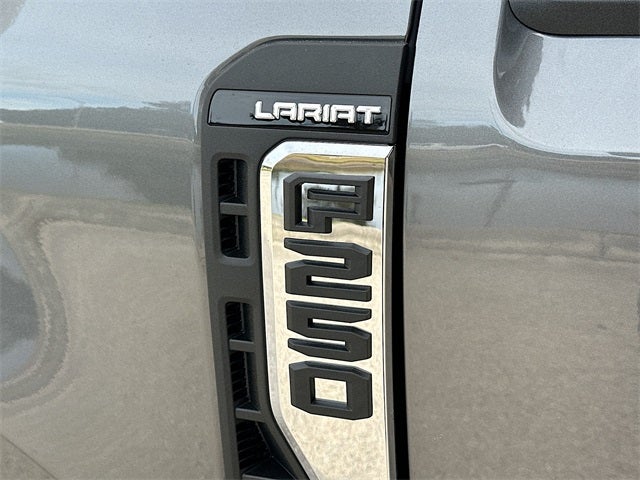 2026 Ford F-250SD Lariat 4WD CREW CAB