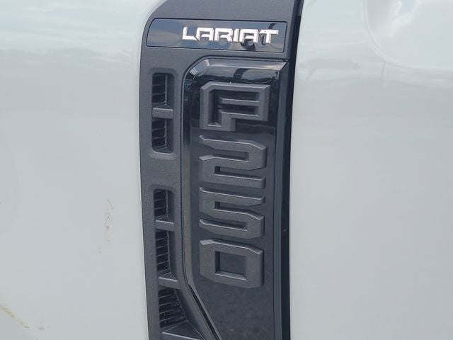 2026 Ford F-250SD Lariat 4WD CREW CAB
