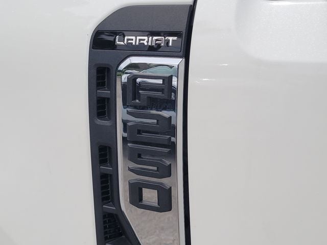 2026 Ford F-250SD Lariat 4WD CREW CAB