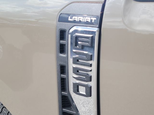 2026 Ford F-250SD Lariat 4WD CREW CAB