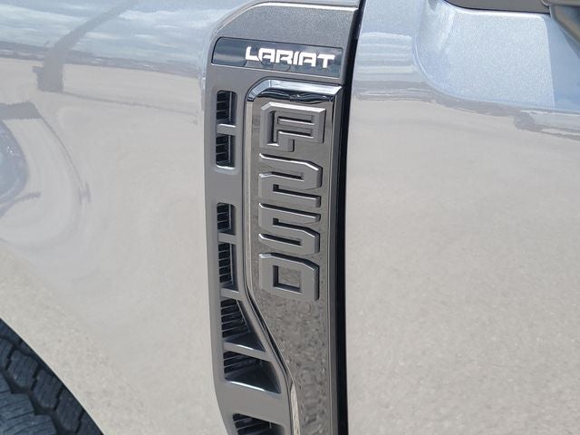 2026 Ford F-250SD Lariat 4WD CREW CAB