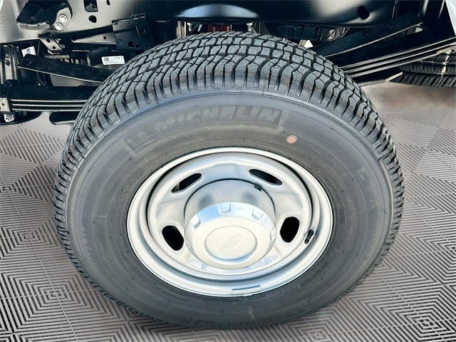 2025 Ford F-250SD XL 4WD CREW CAB