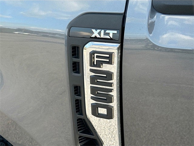 2026 Ford F-250SD XLT 4WD CREW CAB