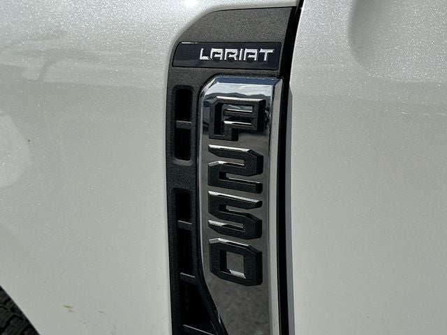 2026 Ford F-250SD Lariat 4WD CREW CAB