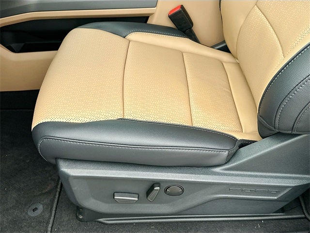 2026 Ford F-350SD Lariat 2WD CREW CAB