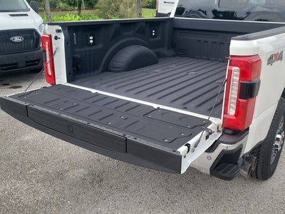2025 Ford F-350SD Lariat 4WD CREW CAB