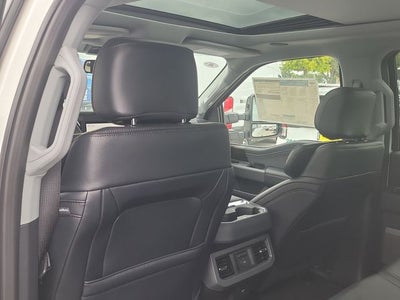 2025 Ford F-350SD Lariat 4WD CREW CAB