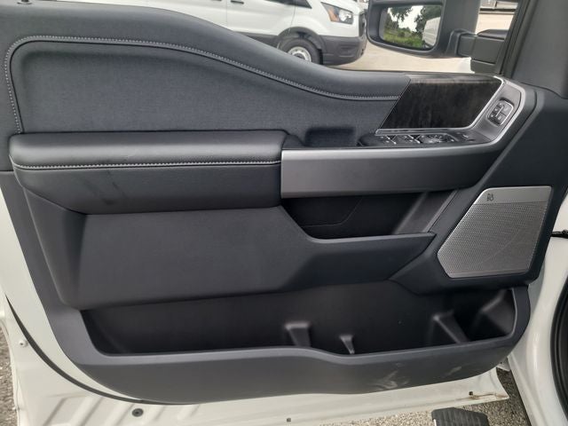 2025 Ford F-350SD Lariat 4WD CREW CAB