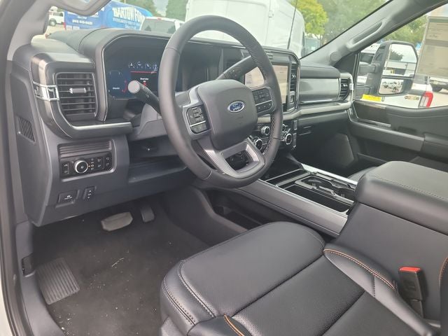 2025 Ford F-350SD Lariat 4WD CREW CAB