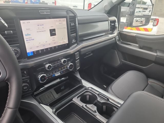 2025 Ford F-350SD Lariat 4WD CREW CAB