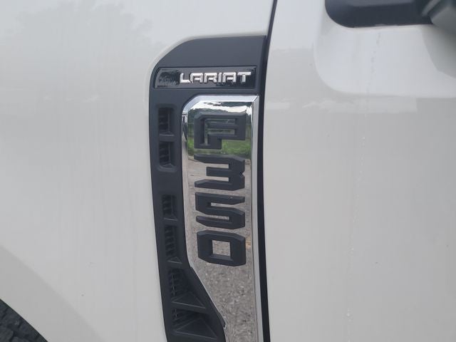 2025 Ford F-350SD Lariat 4WD CREW CAB