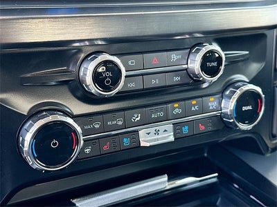 2025 Ford F-350SD Lariat 4WD CREW CAB LIFTED / WHEELS & TIRES