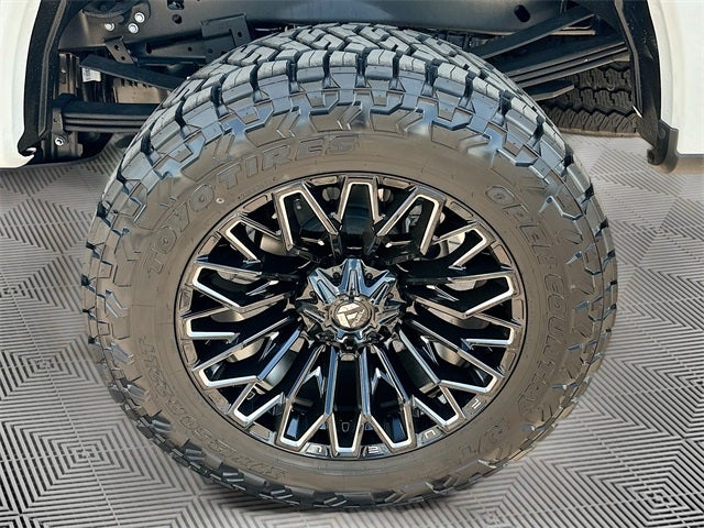 2025 Ford F-350SD Lariat 4WD CREW CAB LIFTED / WHEELS & TIRES