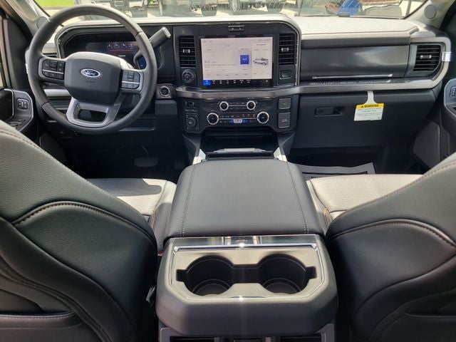 2025 Ford F-350SD Lariat 4WD CREW CAB