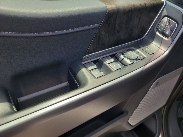 2025 Ford F-350SD Lariat 4WD CREW CAB