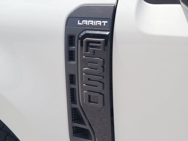 2025 Ford F-350SD Lariat 4WD CREW CAB