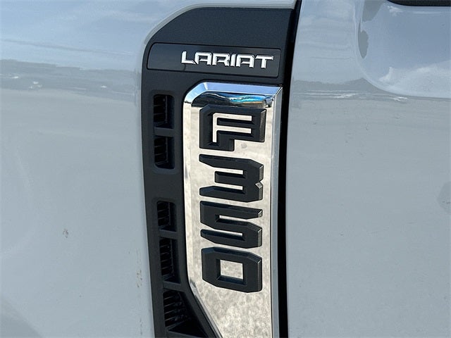 2026 Ford F-350SD Lariat 4WD CREW CAB