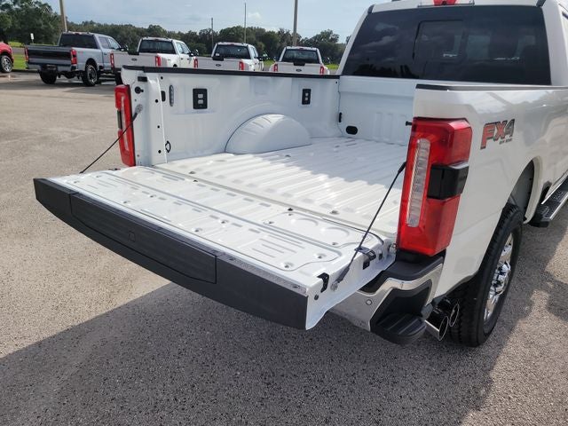 2026 Ford F-350SD Lariat 4WD CREW CAB