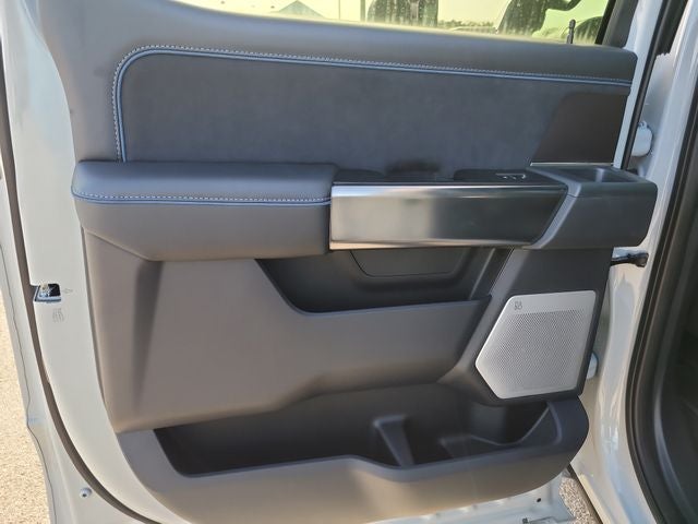 2026 Ford F-350SD Platinum DRW 4WD CREW CAB