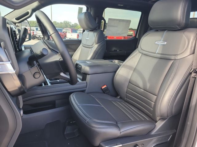 2026 Ford F-350SD Platinum DRW 4WD CREW CAB