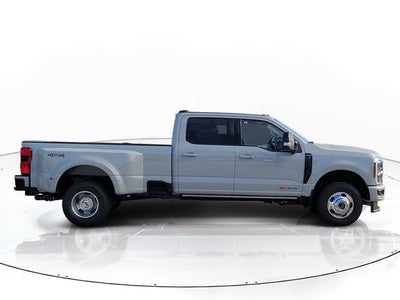2026 Ford F-350SD Platinum DRW 4WD CREW CAB