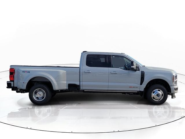2026 Ford F-350SD Platinum DRW 4WD CREW CAB