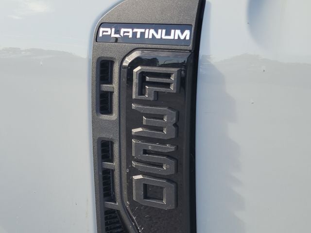 2026 Ford F-350SD Platinum DRW 4WD CREW CAB
