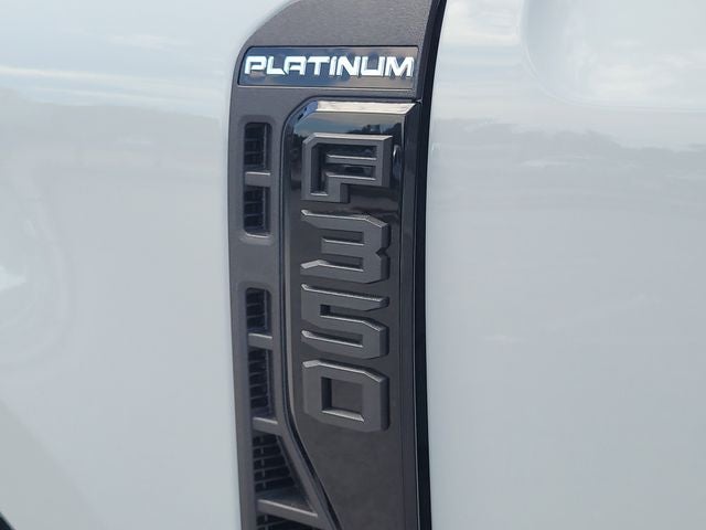 2026 Ford F-350SD Platinum DRW 4WD / LIFTED WHEELS & TIRES