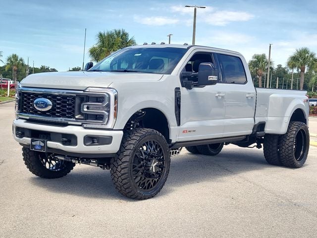 2026 Ford F-350SD Platinum DRW 4WD / LIFTED WHEELS & TIRES