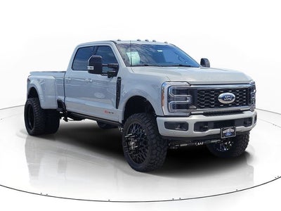 2026 Ford F-350SD Platinum DRW 4WD / LIFTED WHEELS & TIRES