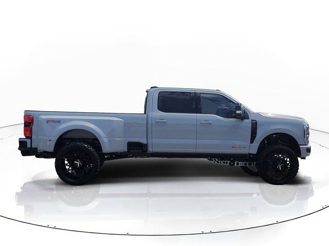 2026 Ford F-350SD Platinum DRW 4WD / LIFTED WHEELS & TIRES