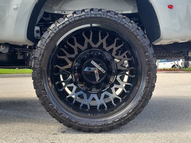 2026 Ford F-350SD Platinum DRW 4WD / LIFTED WHEELS & TIRES